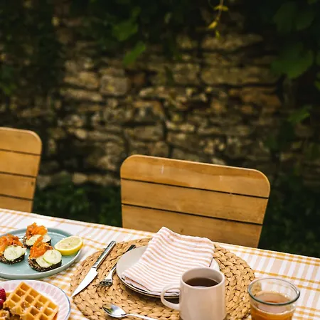 Bed & Breakfast Bel Estiu 4*