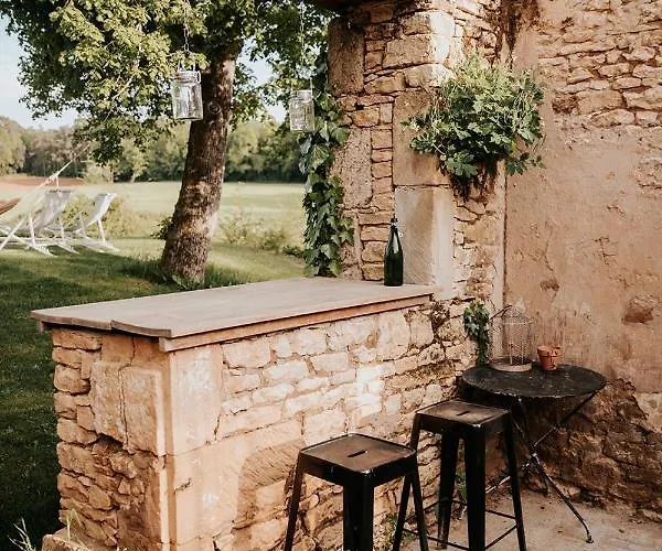 Bel Estiu לינה וארוחת בוקר 4*