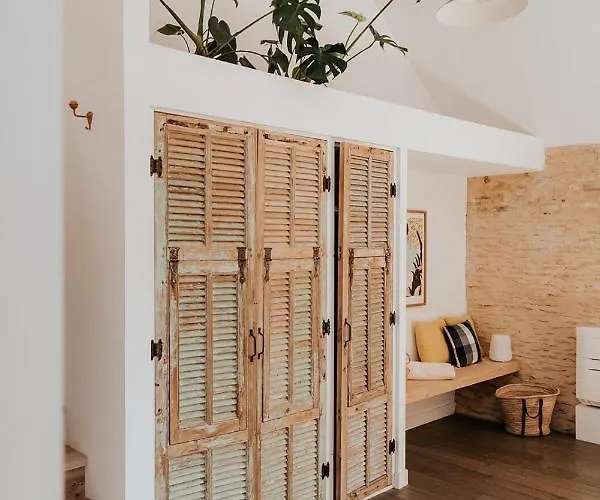 לינה וארוחת בוקר Bel Estiu