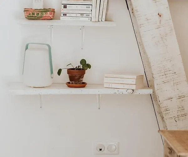 Bel Estiu לינה וארוחת בוקר 4*