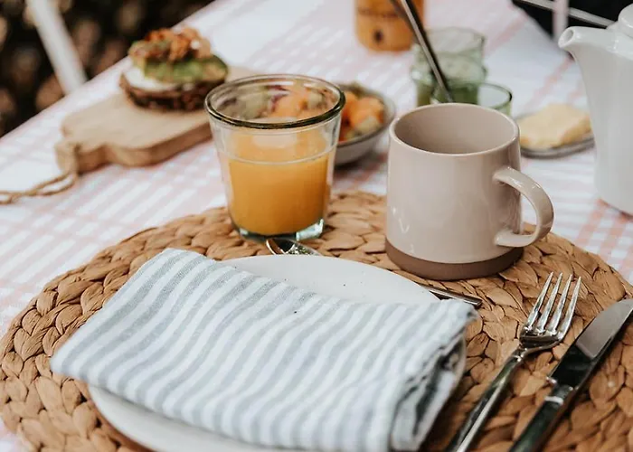 Bel Estiu לינה וארוחת בוקר