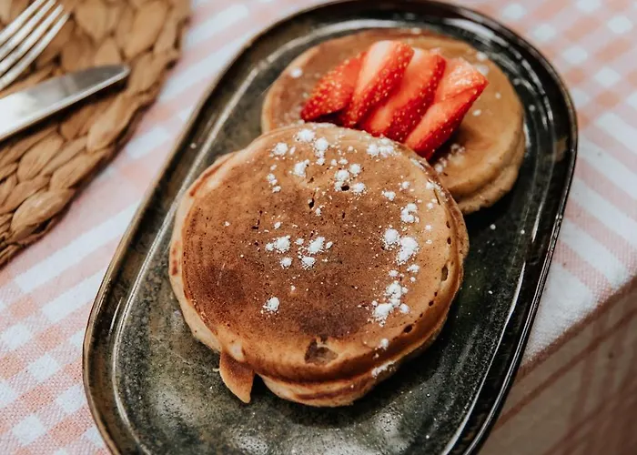 לינה וארוחת בוקר Bel Estiu 4*